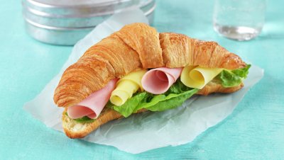 Croassang med ost og skinke eller ost og kalkun
