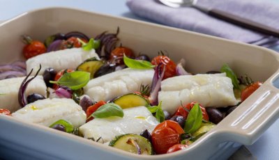 Bakt torsk med stekte grønnsaker