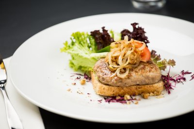 Smørbrød med karbonade